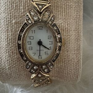 Bezel Japan Silver Quartz Watch
